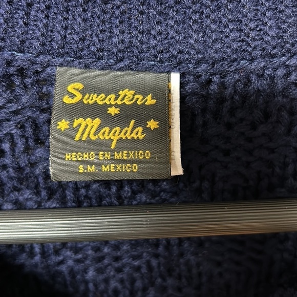 Sweaters Magna Deep Blue hand knit button up heavy cardigan medium - Picture 2 of 10